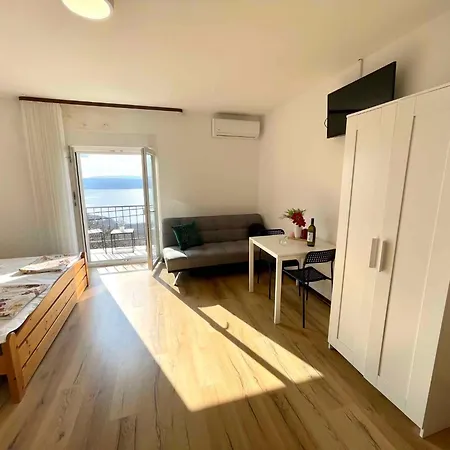 In 42940 Apartament *
