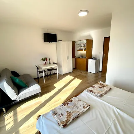 In 42940 Apartament *